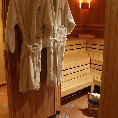 Hotel Romantik Tuchmacher 4*