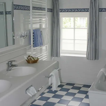 Hotel Romantik Tuchmacher 4*