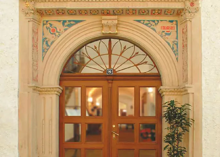 Romantik Tuchmacher מלון