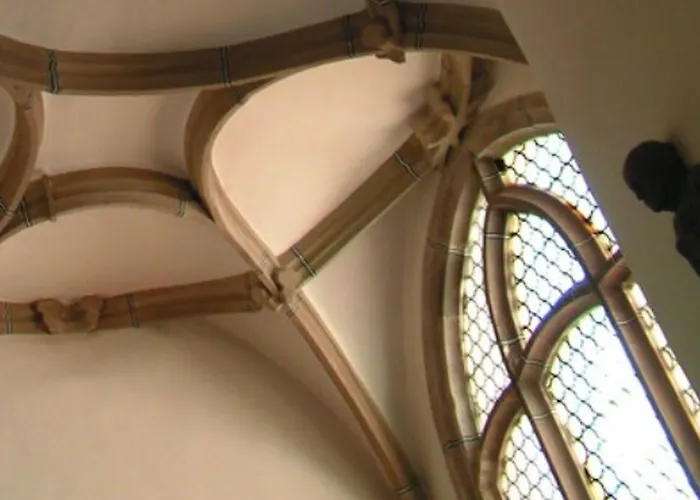 Romantik Tuchmacher מלון