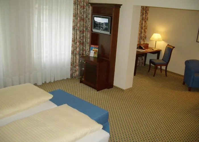 ホテル ロマンティック トゥーフマッハー 4*