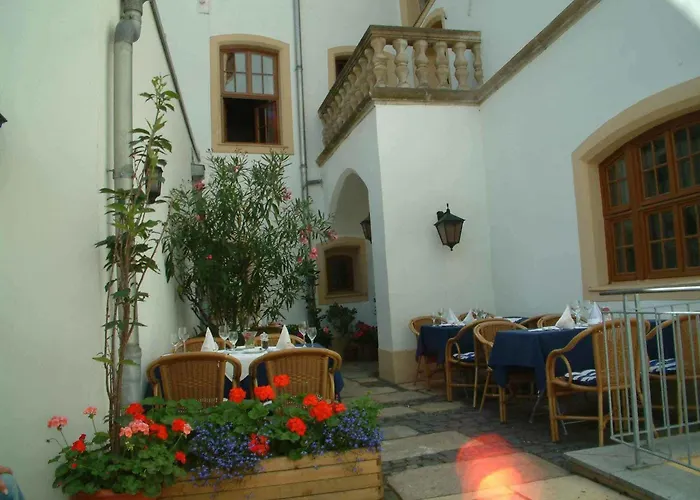 Romantik Tuchmacher מלון